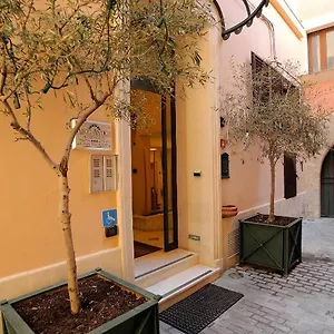 Arco Antico 3*, Syracuse Italy